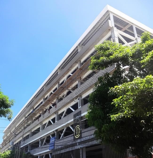 Imagen de la ampliación del edificio de estacionamiento en Círculo Deportivo Internacional