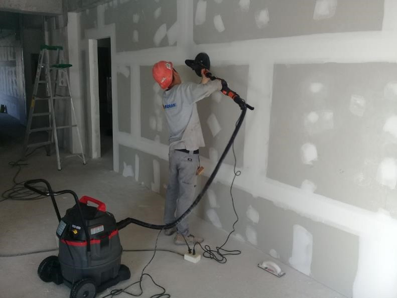 Divisiones livianas y cielo falso